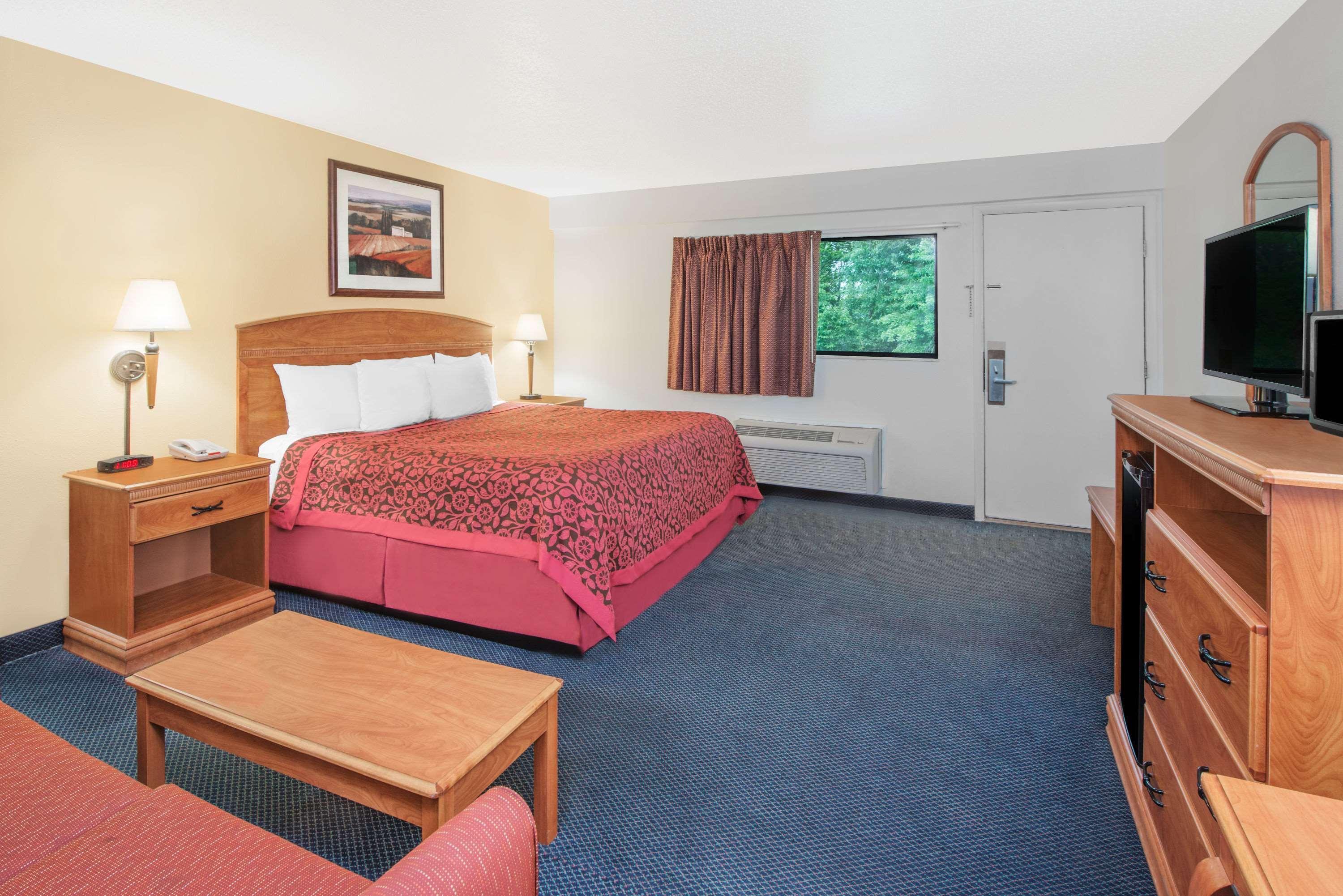 Days Inn By Wyndham Kingdom City Zewnętrze zdjęcie
