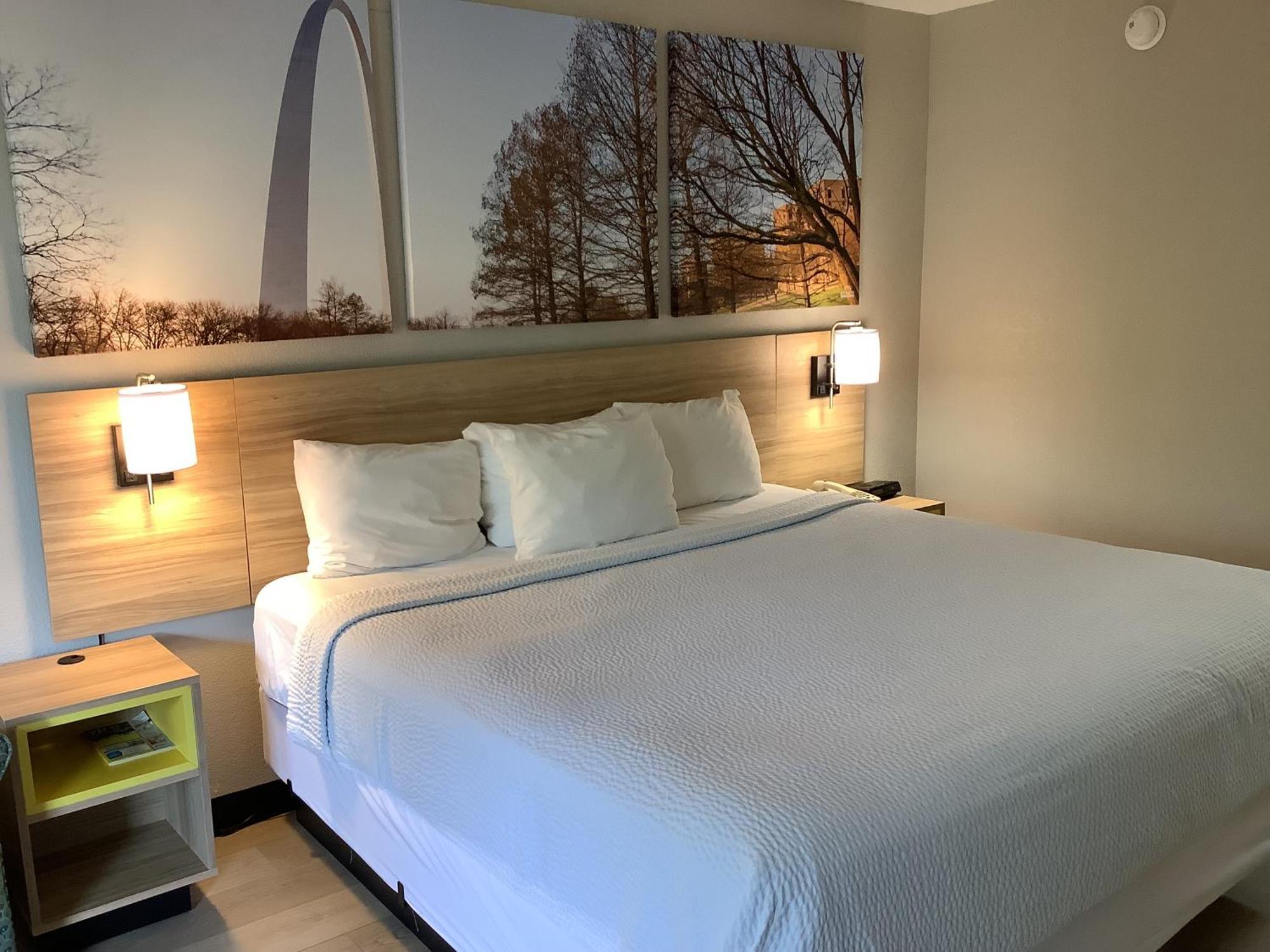 Days Inn By Wyndham Kingdom City Zewnętrze zdjęcie