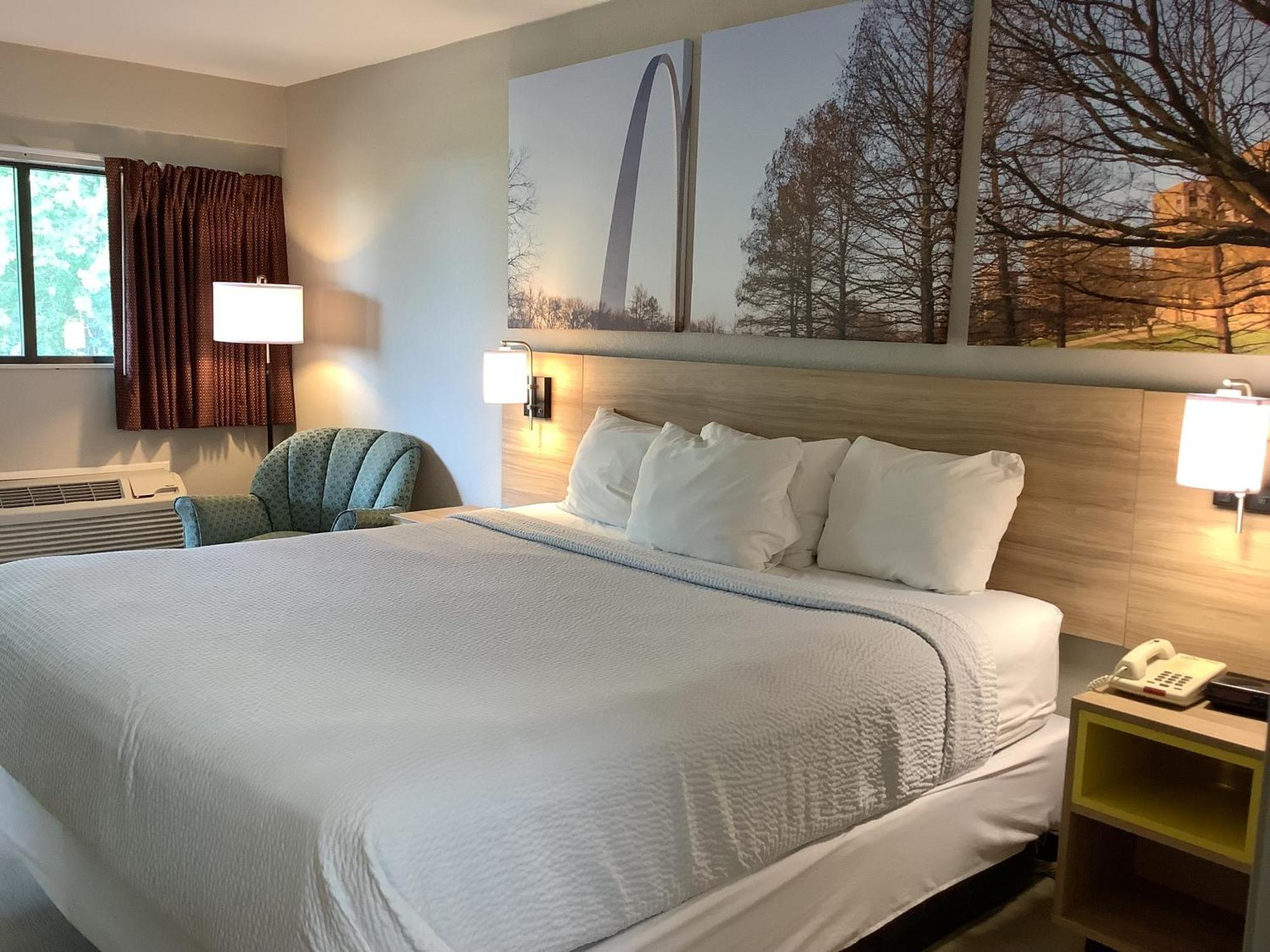 Days Inn By Wyndham Kingdom City Zewnętrze zdjęcie