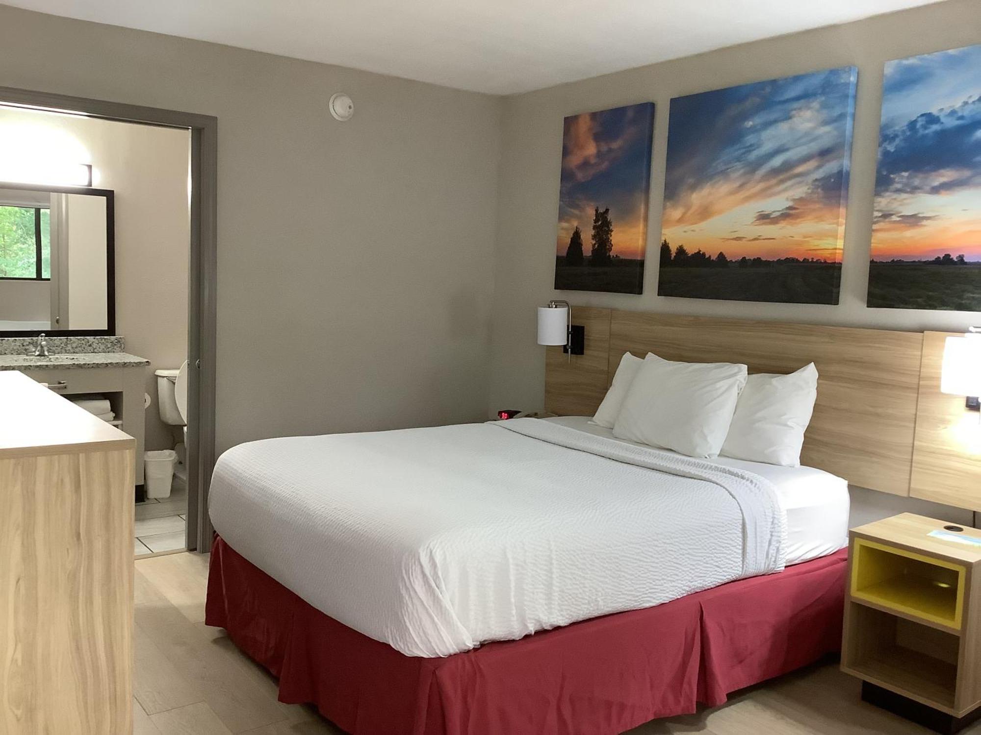 Days Inn By Wyndham Kingdom City Zewnętrze zdjęcie