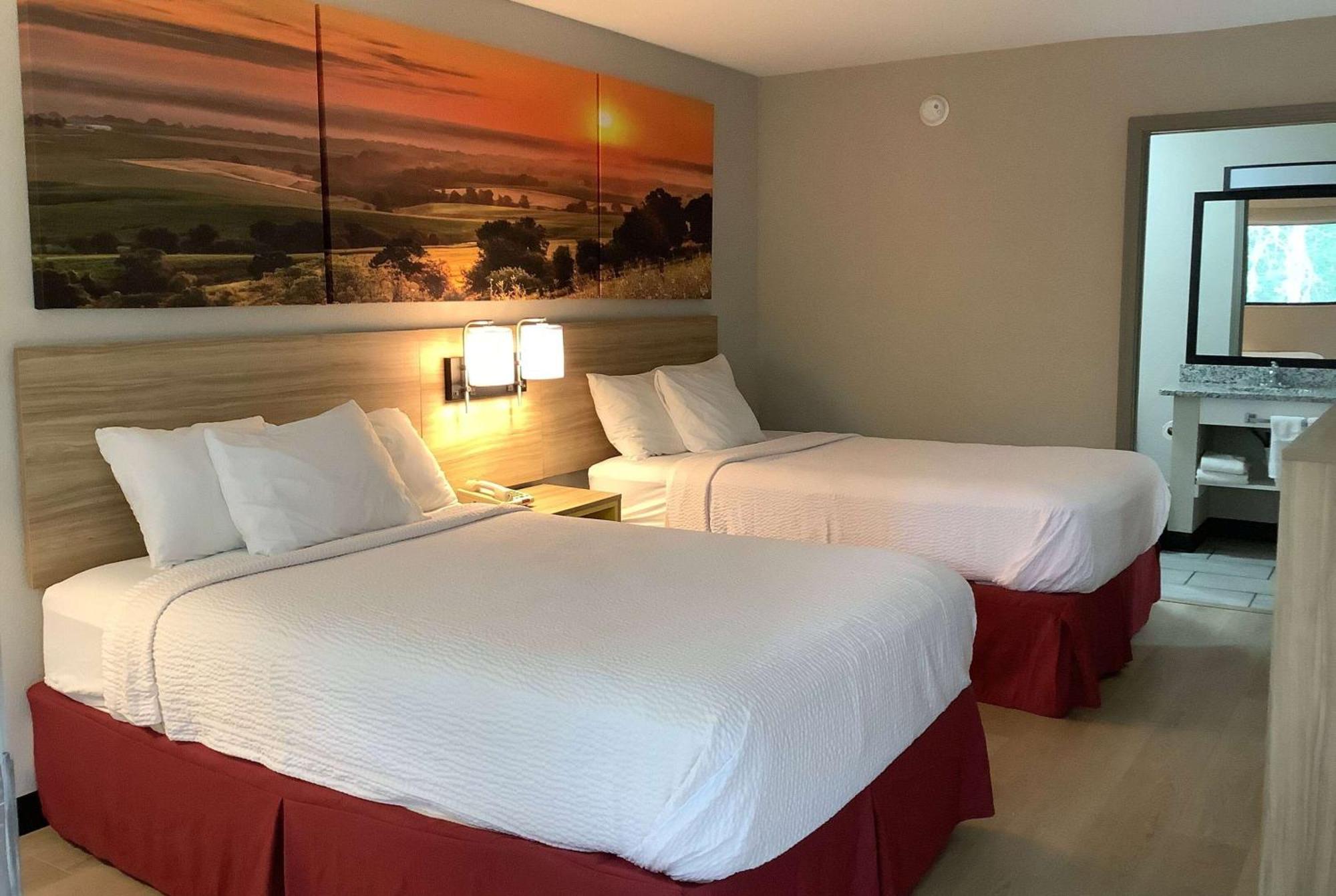 Days Inn By Wyndham Kingdom City Zewnętrze zdjęcie