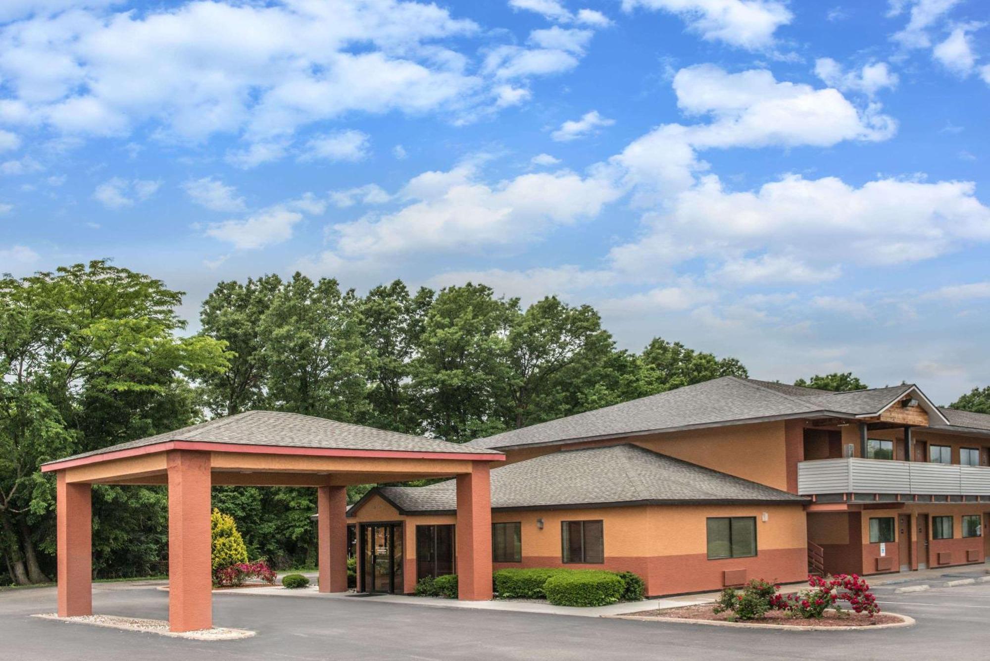 Days Inn By Wyndham Kingdom City Zewnętrze zdjęcie